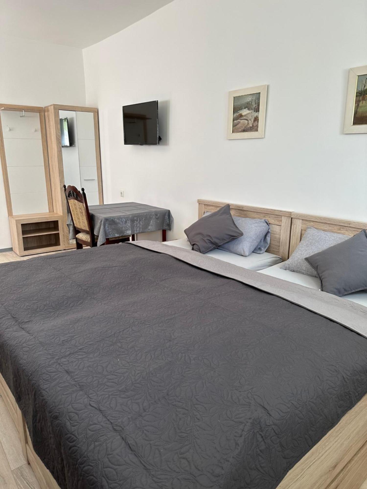 Ein Zimmer Wohnung Am Markt Oelsnitz  Exteriér fotografie